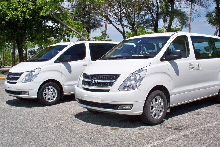 Effortless Airport Transfers in Punta Cana - Photo 1 of 7